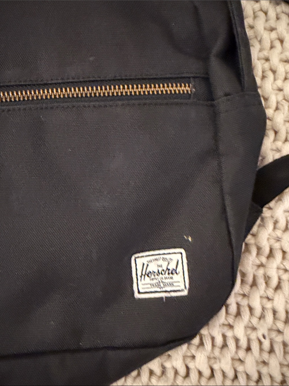 USED: Small size : Herschel Supply Company - Settlement style - Picture 3 of 3